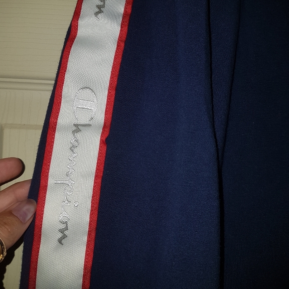 Champion Sweater - Picture 8 of 11